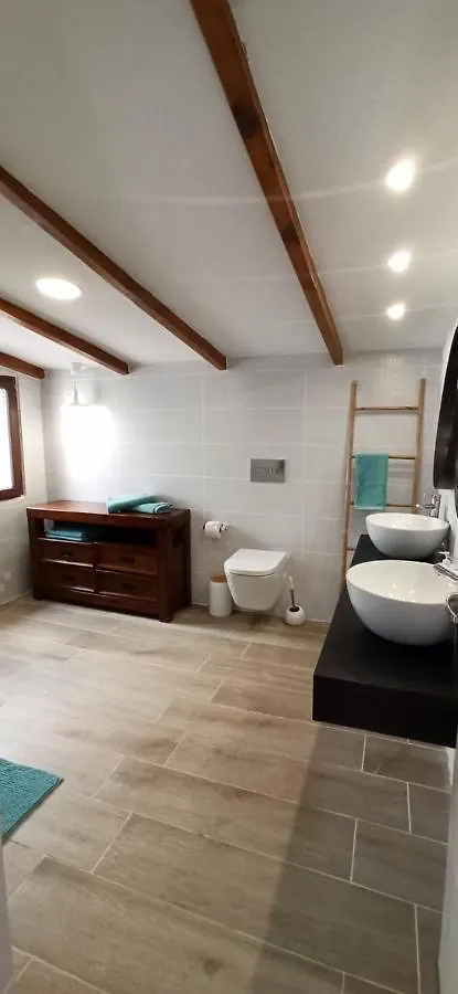 Beautiful Chalet With Wifi And Free Parking Arona  Holiday home Arona (Tenerife)